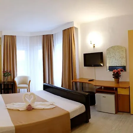 Albatros Hotel 3*