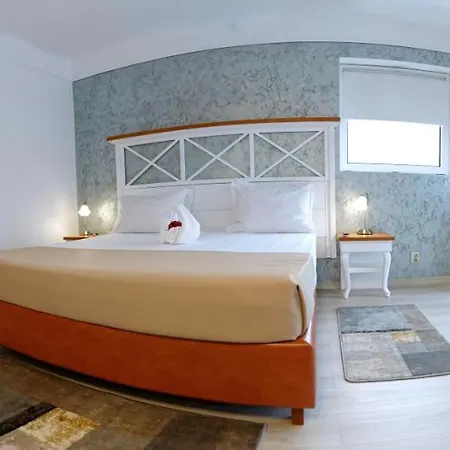 Отель Albatros 3*